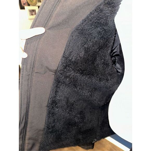 Levi's® Soft Shell Faux Shearling Lined Jacket - Picture 8 of 9